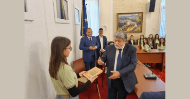 Представители от ОУ Гео Милев, с. Белозем гостуваха в БНТ Пловдив на предаването “Знание”