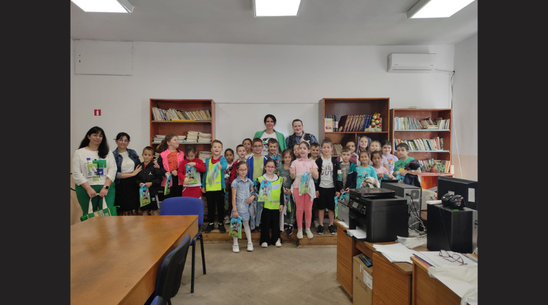 Децата от ДГ "Радост" с. Стряма посетиха своите бъдещи класни стаи