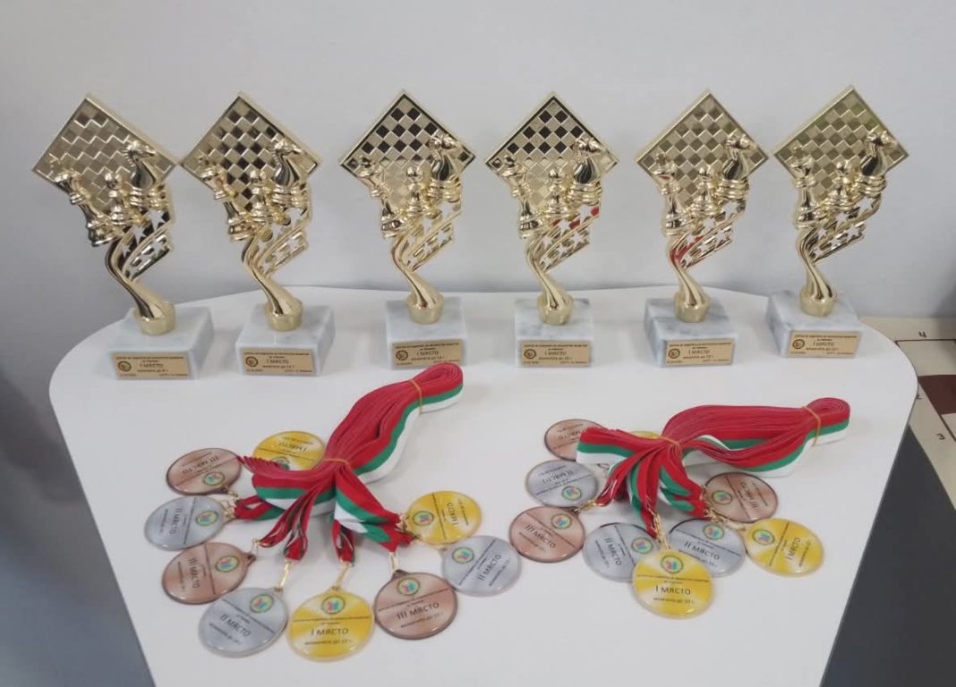 Шахматен триумф в Раковски: Млади таланти премериха сили за втората годишнина на ЦПЛР