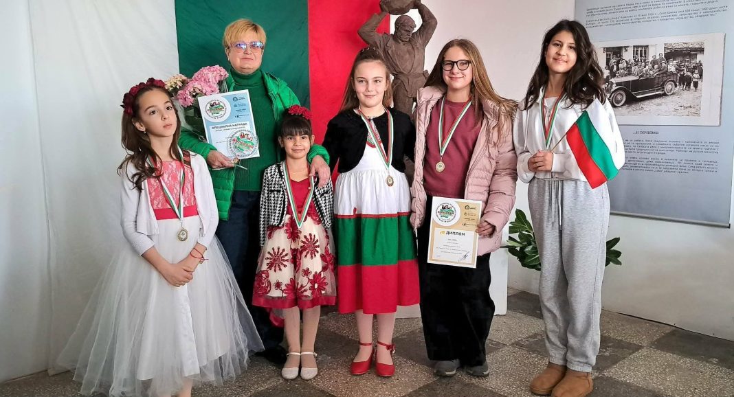 Вокална група „Vivo“ със златен дъжд от медали на национална сцена